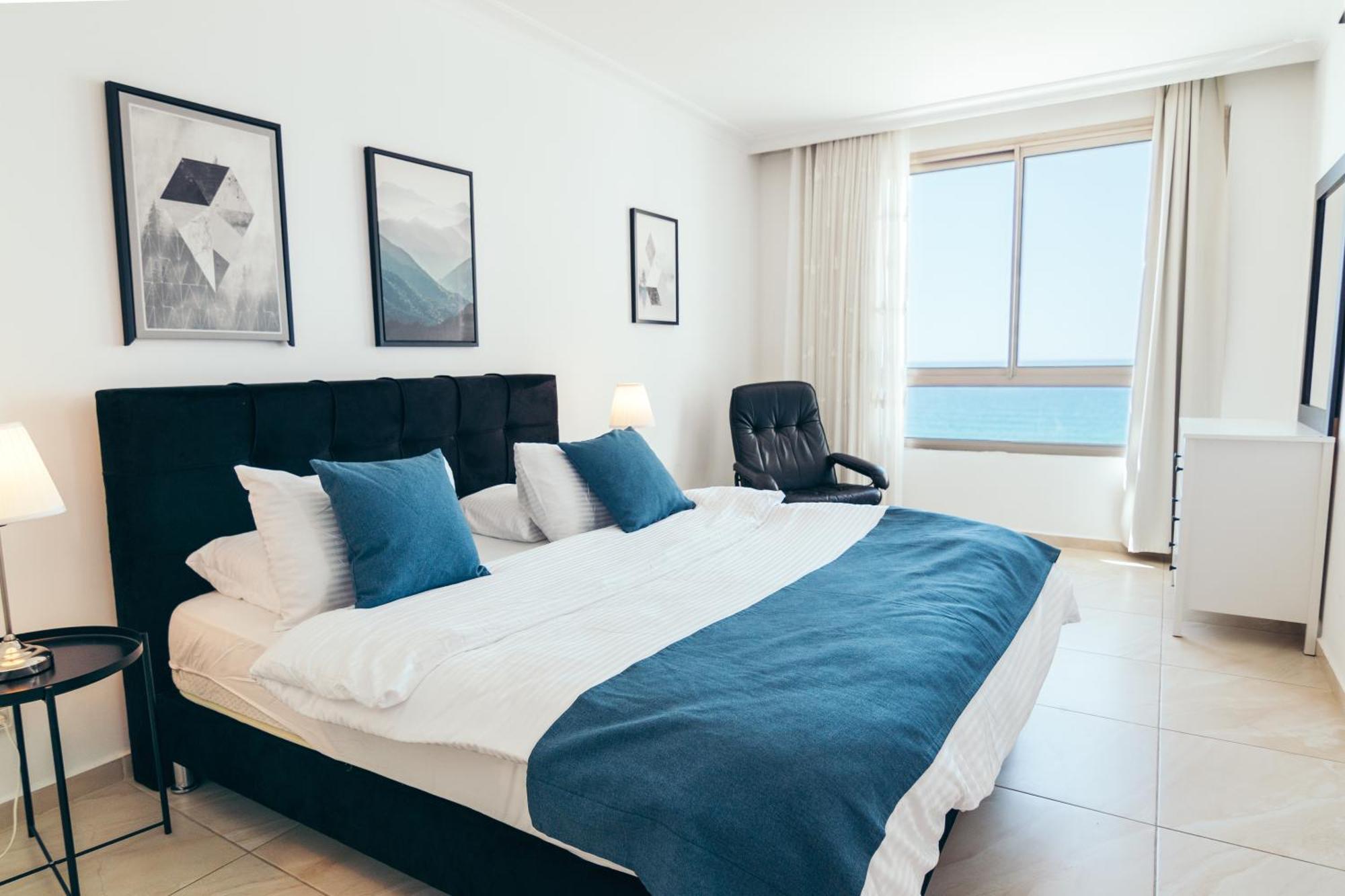 Almog Beach Apt Hotel מלון דירות אלמוג ביץ' Haifa Quarto foto